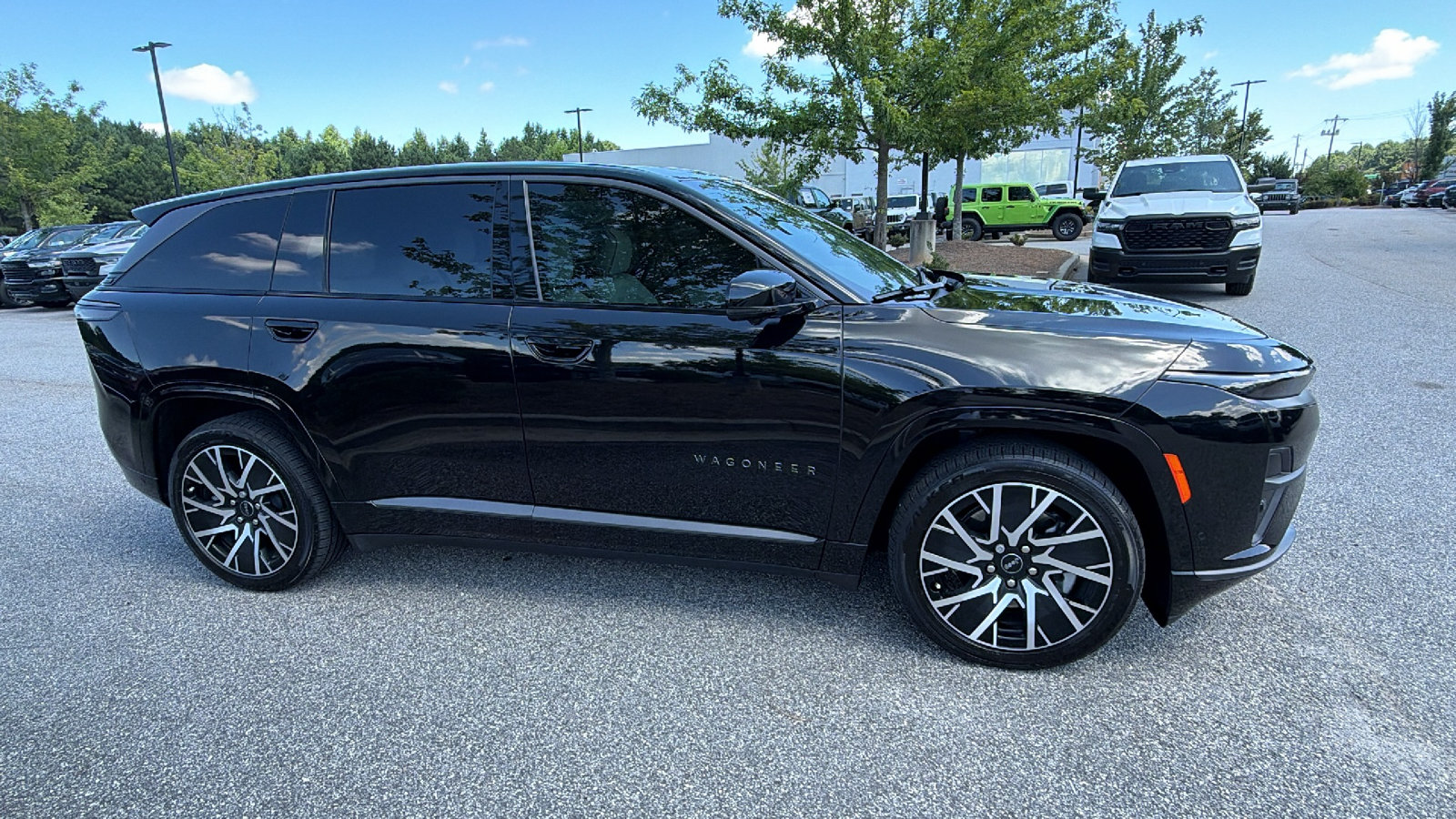 Used 2025 Jeep Wagoneer S Limited AWD/4WD image 7