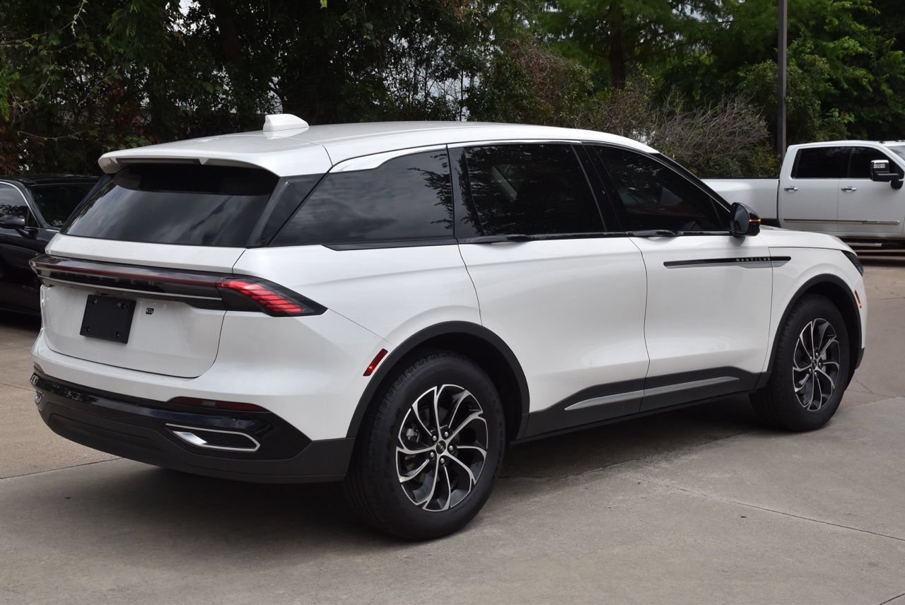 New 2026 Lincoln Nautilus Premier AWD/4WD image 6