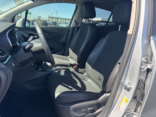 Used 2022 Buick Encore Preferred w/ Safety Package II image 17