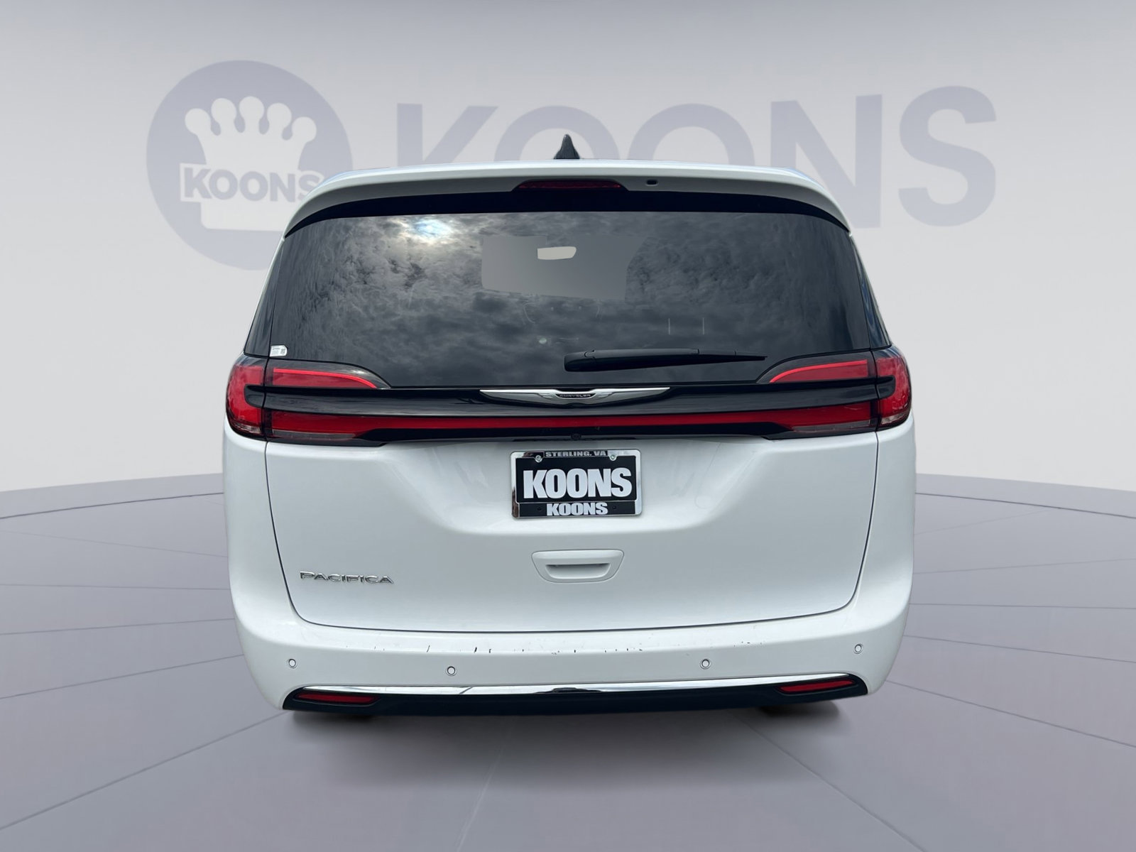 Used 2025 Chrysler Pacifica Select FWD image 10