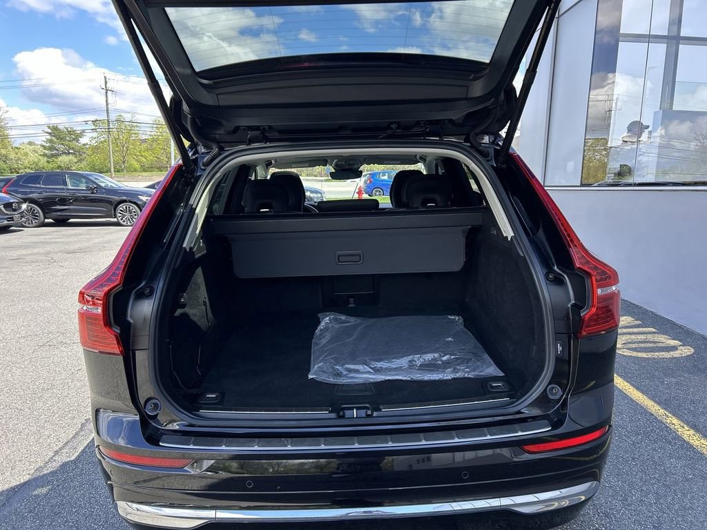 Certified 2022 Volvo XC60 B5 Inscription w/ Advanced Package AWD/4WD image 27