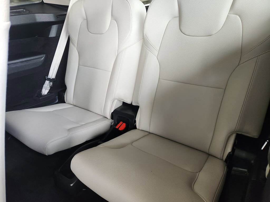 Used 2018 Volvo XC90 T6 Momentum w/ Convenience Package AWD/4WD image 33