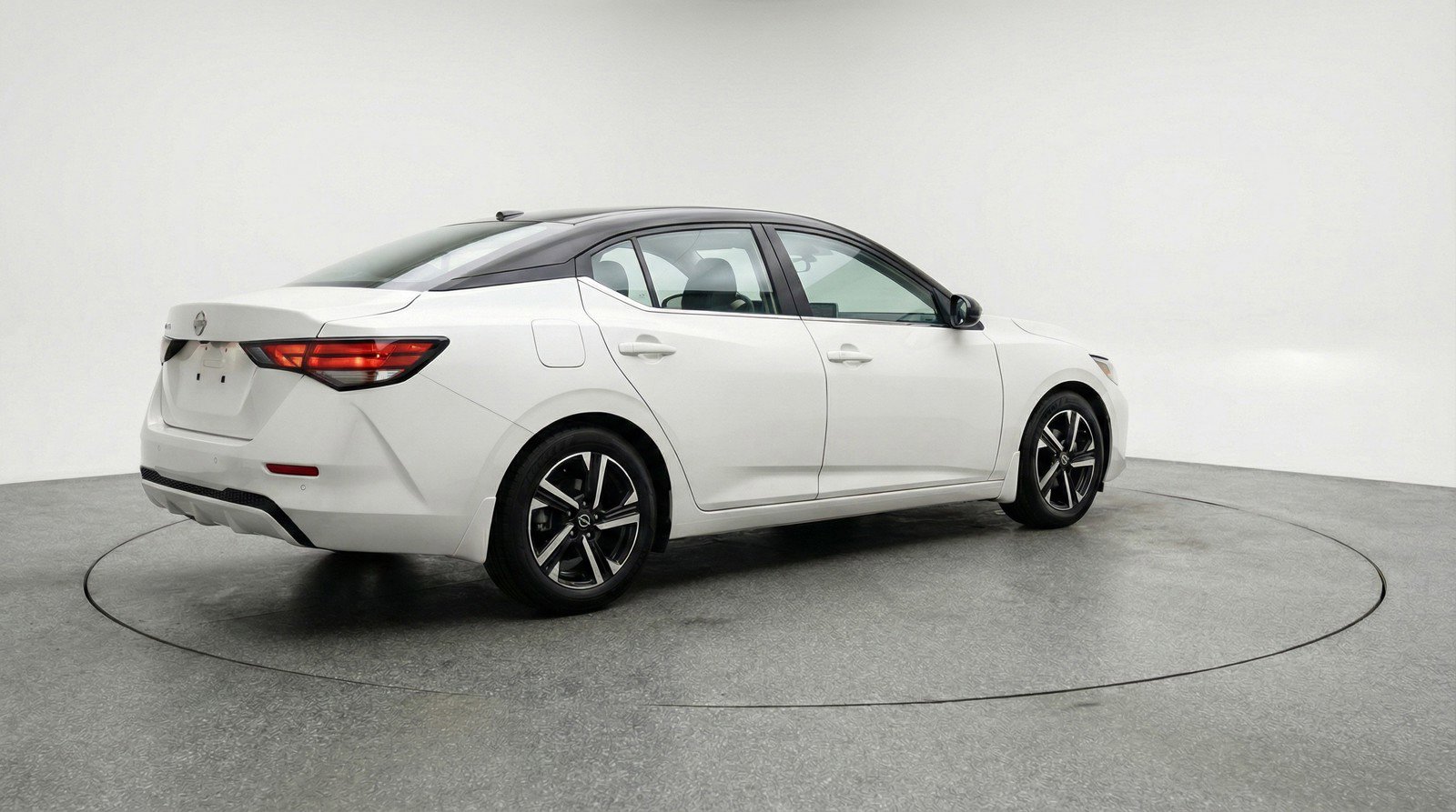 Used 2025 Nissan Sentra SV image 9