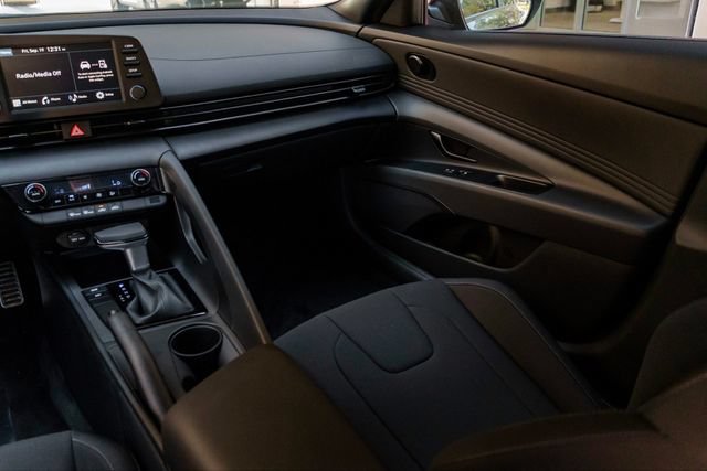 New 2025 Hyundai Elantra Sport FWD image 20