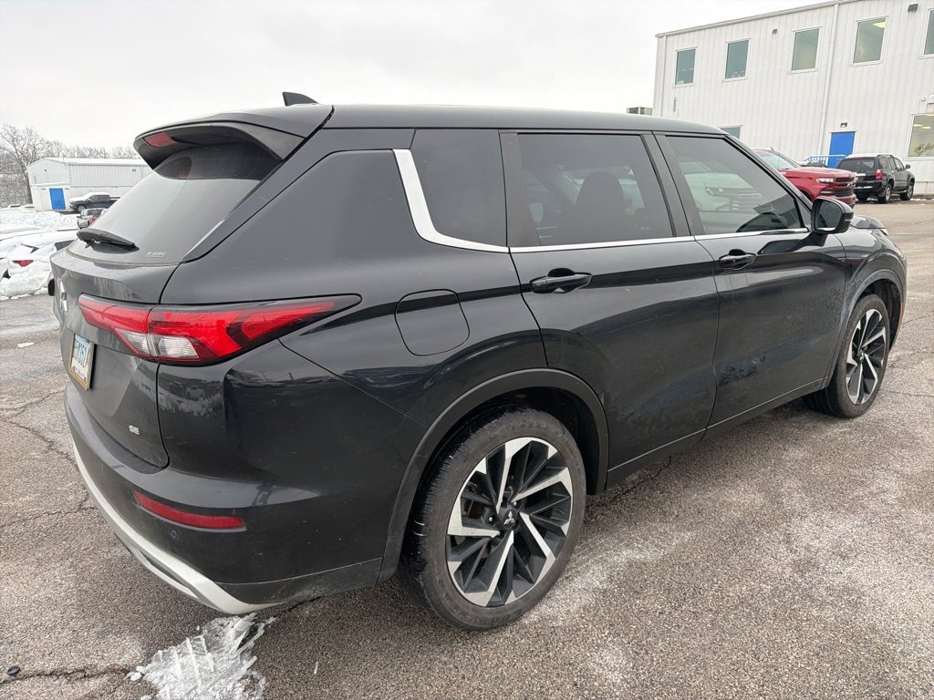 Used 2022 Mitsubishi Outlander SE image 5