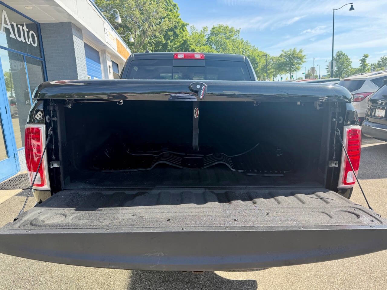 Used 2017 RAM 1500 Laramie AWD/4WD image 23