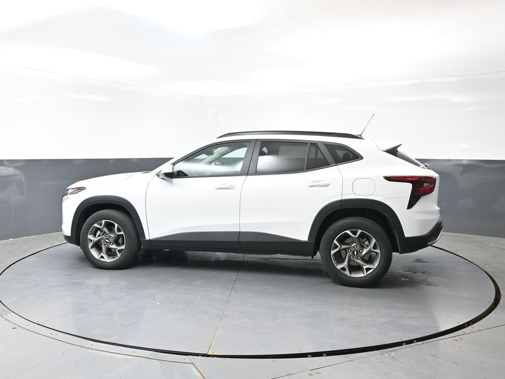 Used 2025 Chevrolet Trax LT FWD image 10