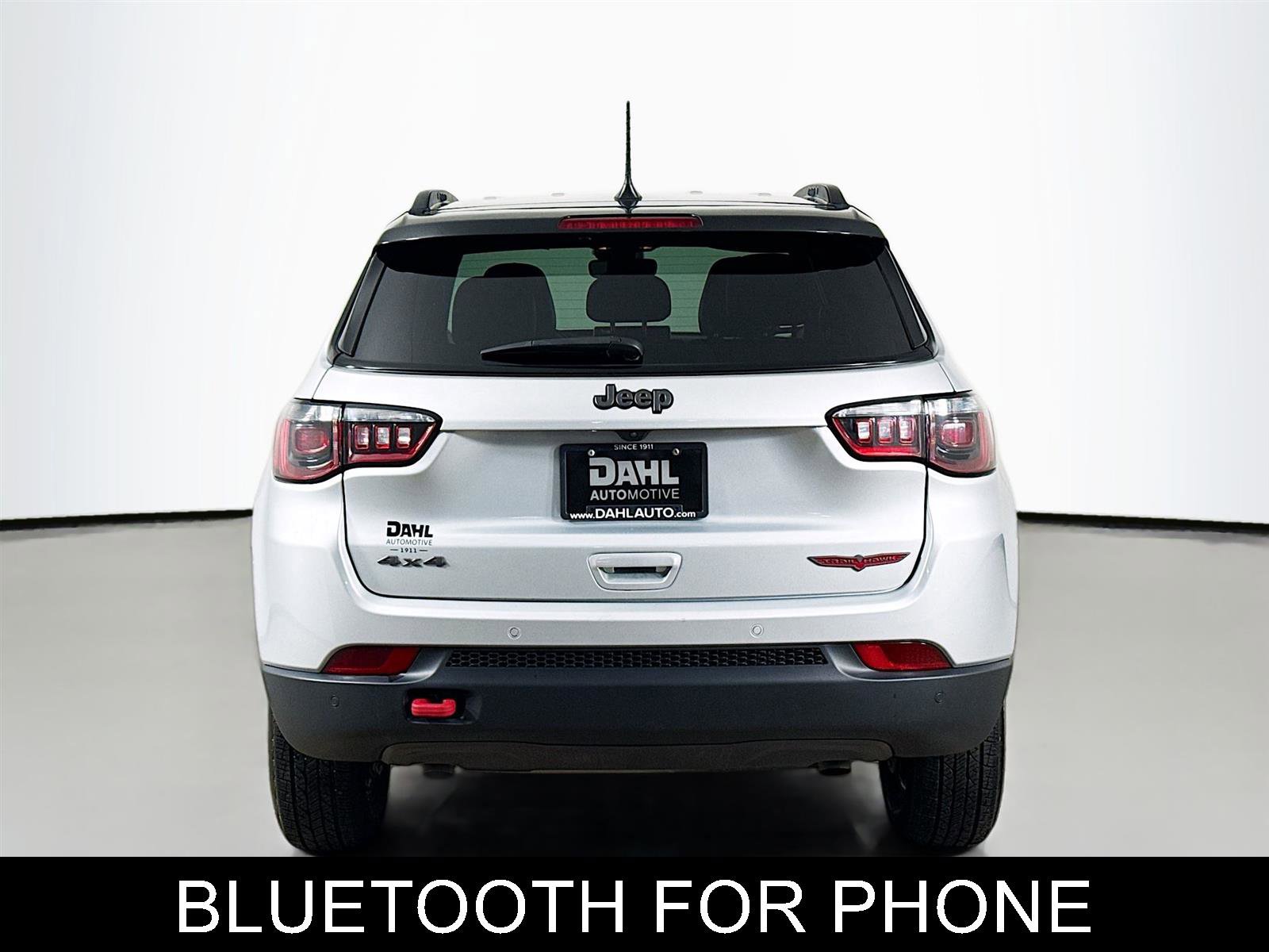 Used 2024 Jeep Compass Trailhawk AWD/4WD image 12