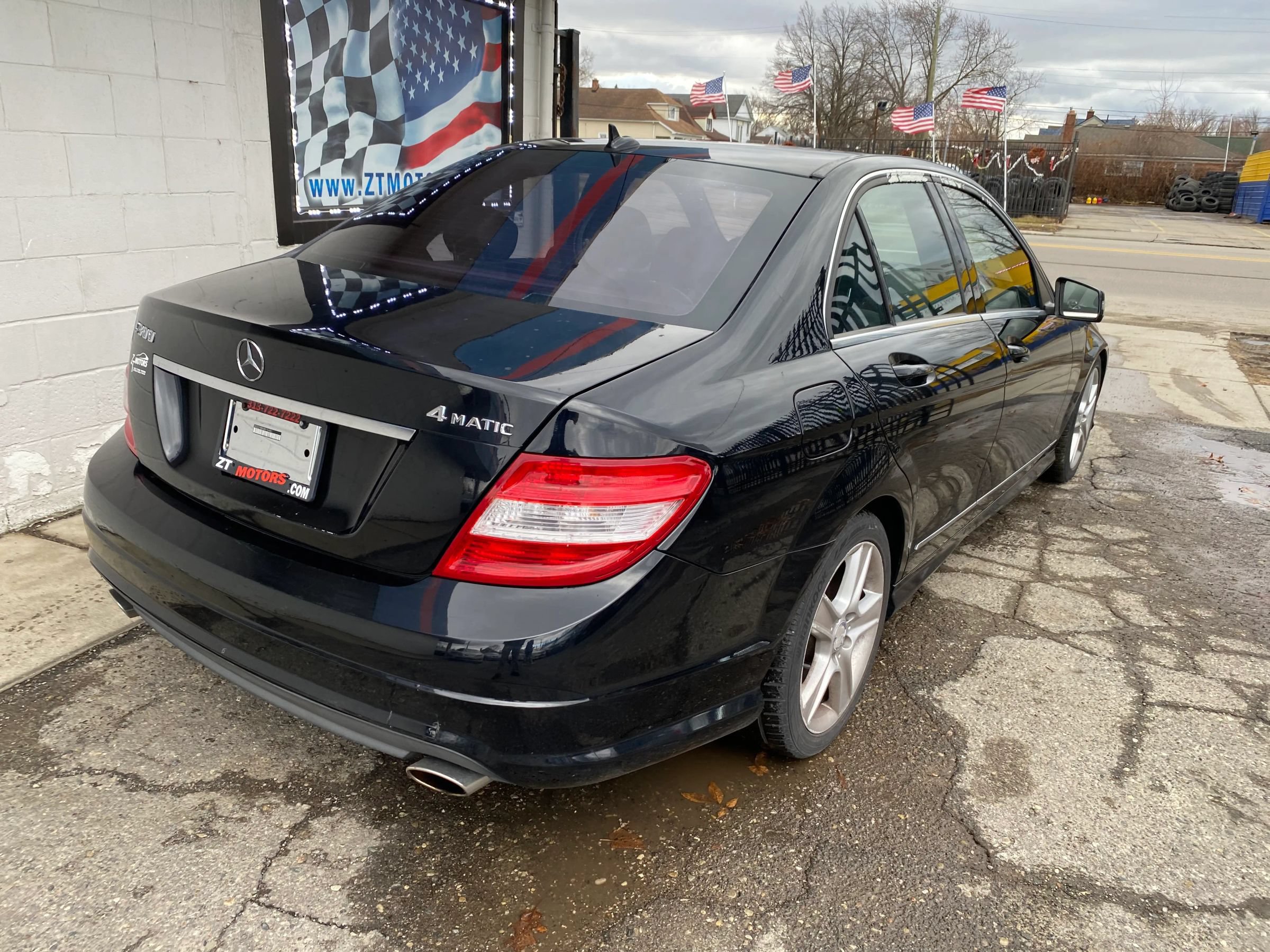 Used 2011 Mercedes-Benz C 300 4MATIC Sedan image 8