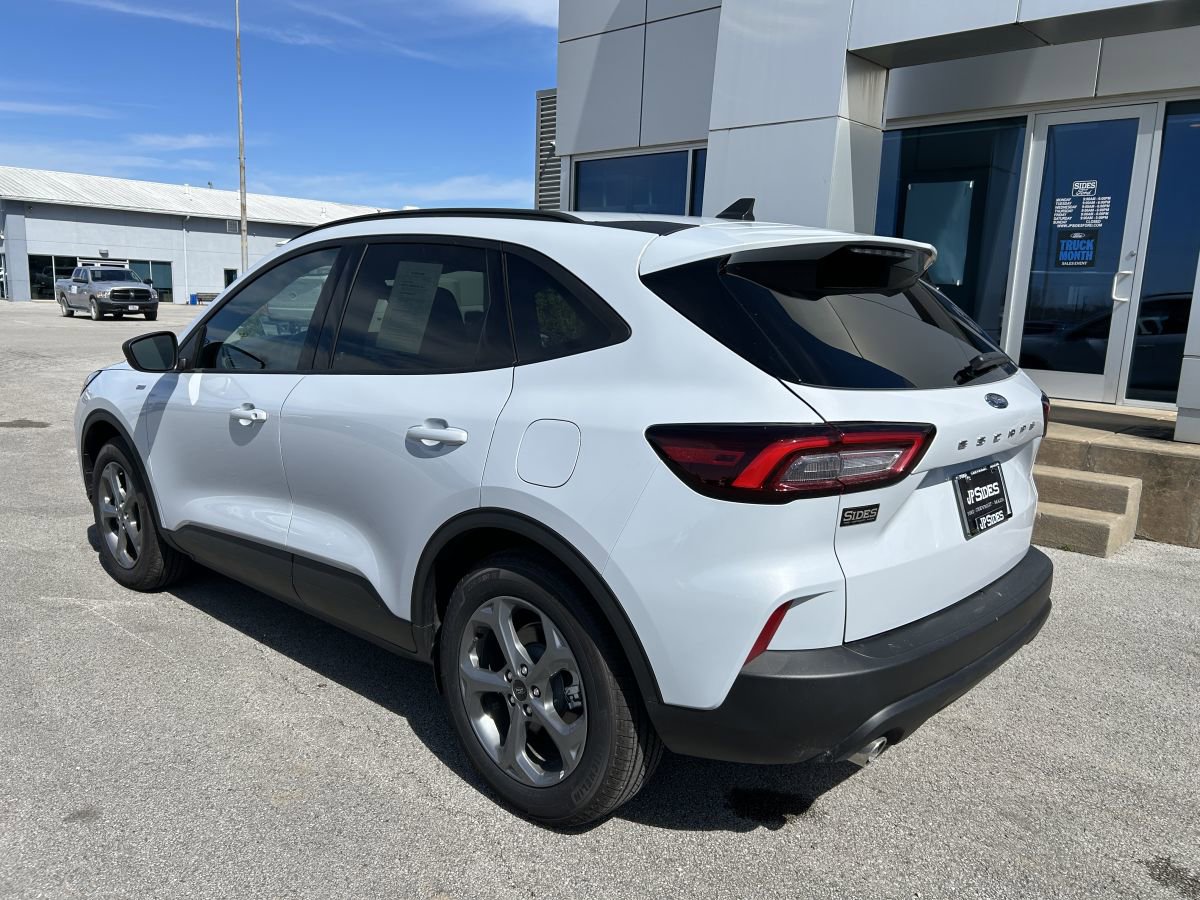 Used 2025 Ford Escape ST-Line image 6