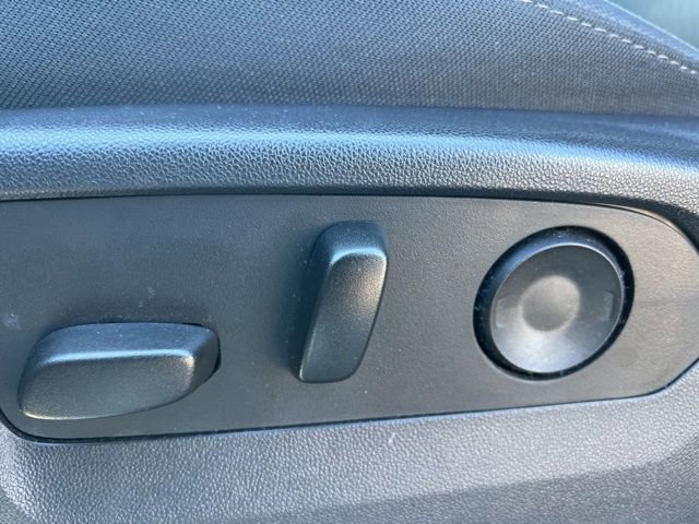 Used 2025 Chevrolet Silverado 1500 LT image 30