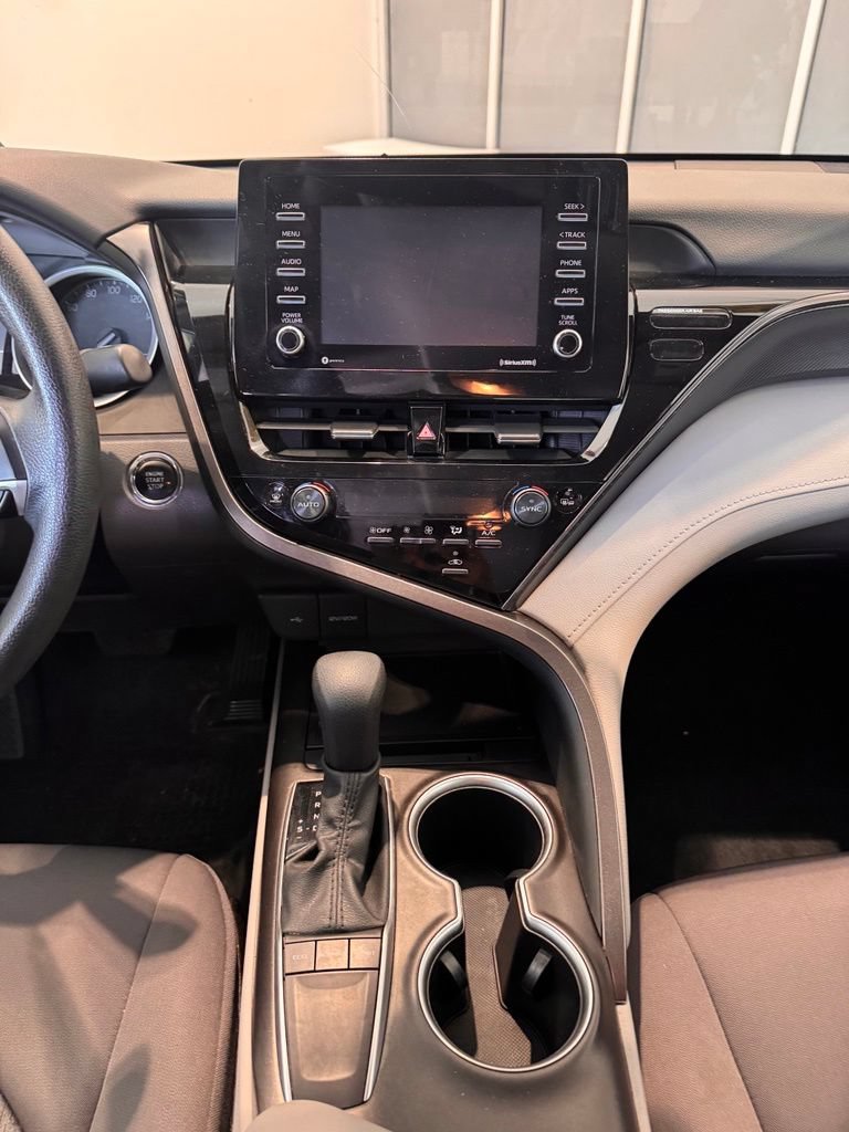 Used 2022 Toyota Camry LE w/ Convenience Package FWD image 24