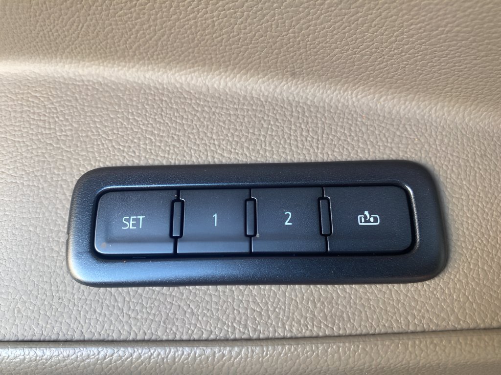 Used 2019 Chevrolet Tahoe LT RWD image 12