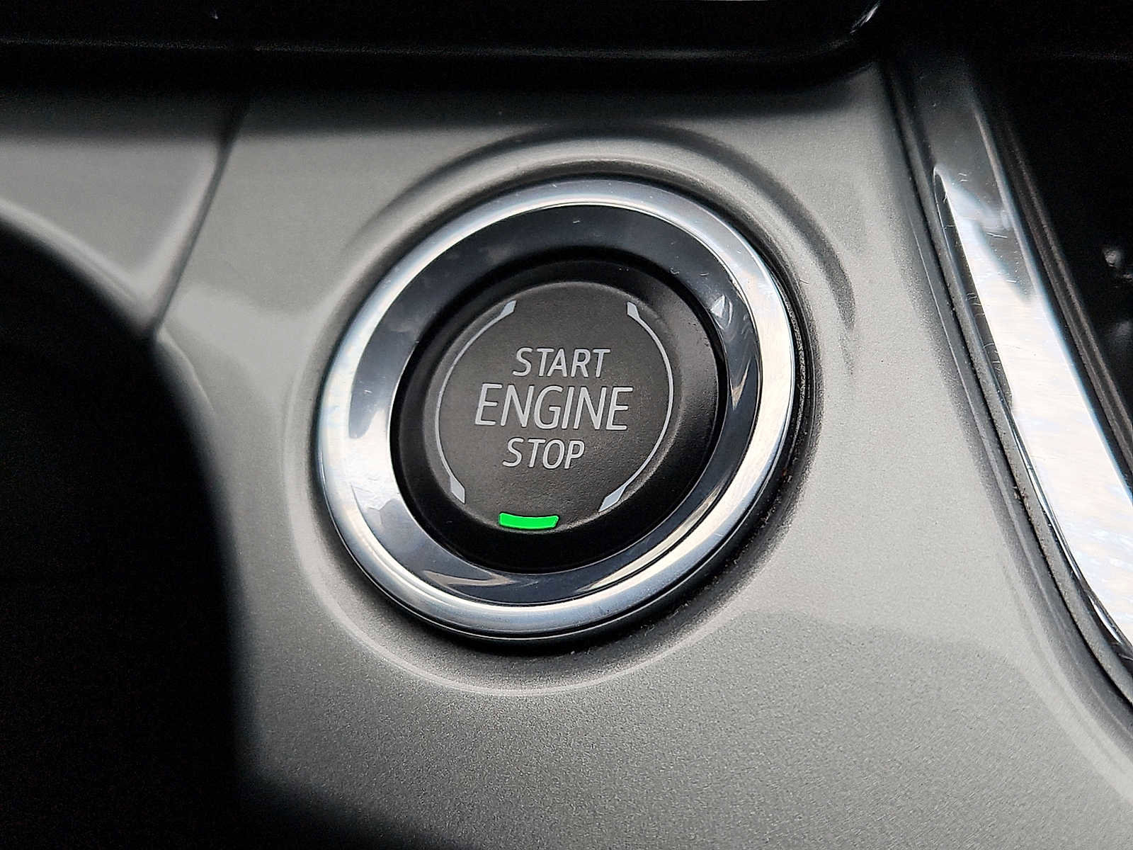 Used 2025 Chevrolet Trax LT image 19