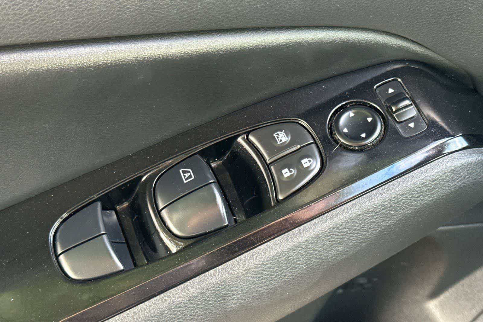 Used 2024 Nissan Altima 2.5 SR FWD image 14