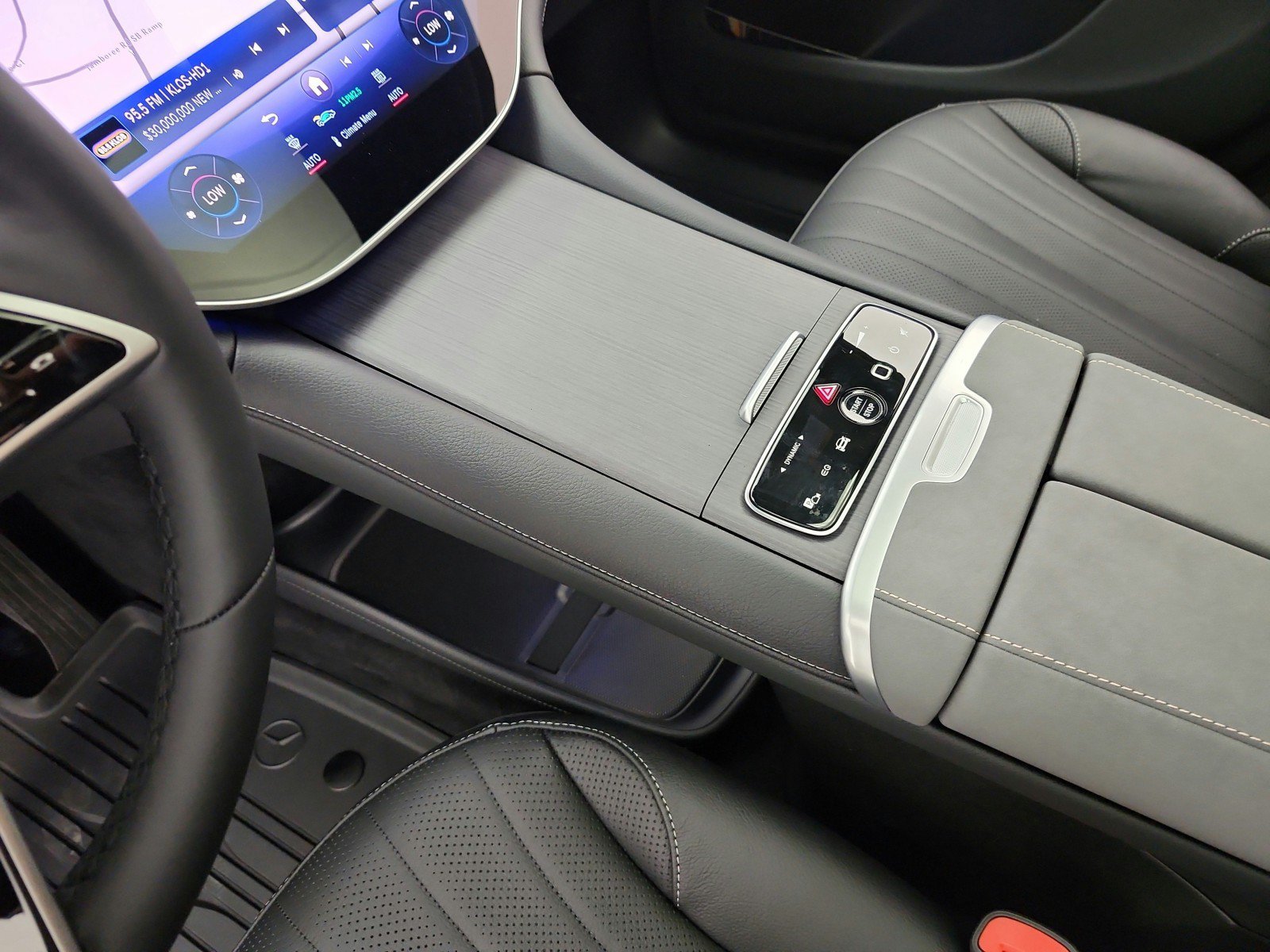 New 2026 Mercedes-Benz EQS 400 4MATIC SUV image 9