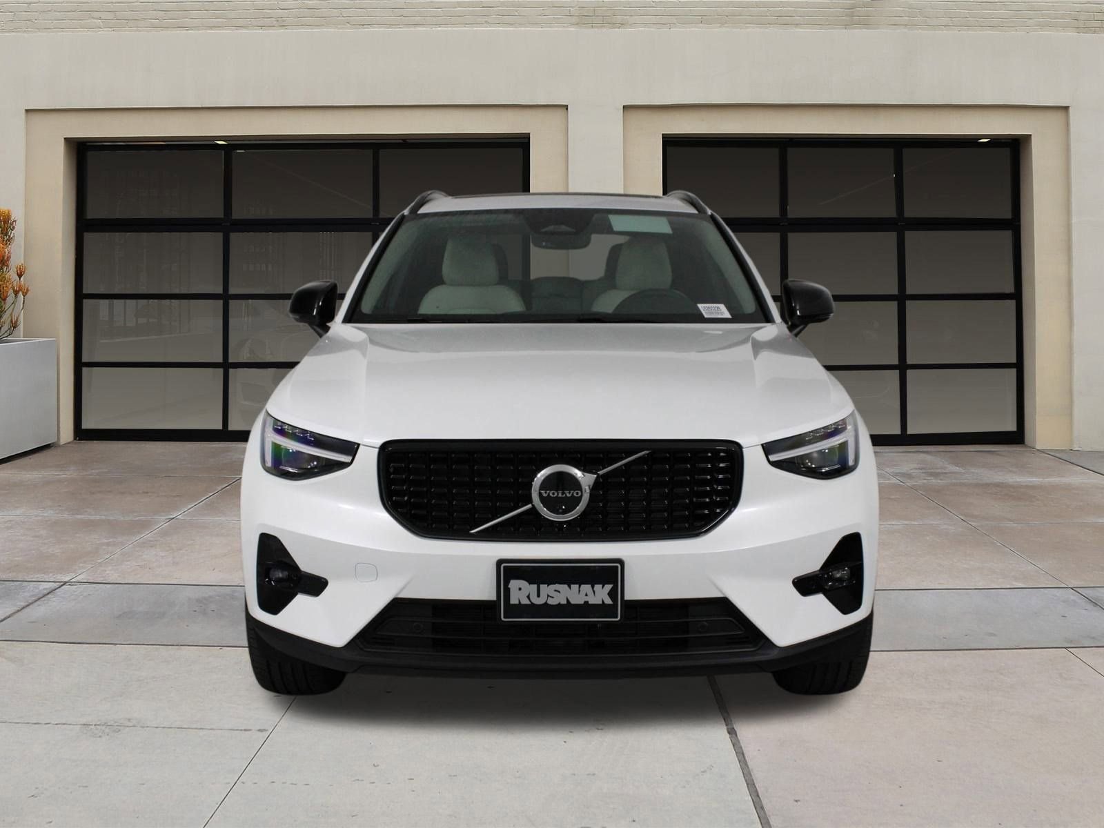 New 2026 Volvo XC40 B4 Plus w/ Climate Package image 2