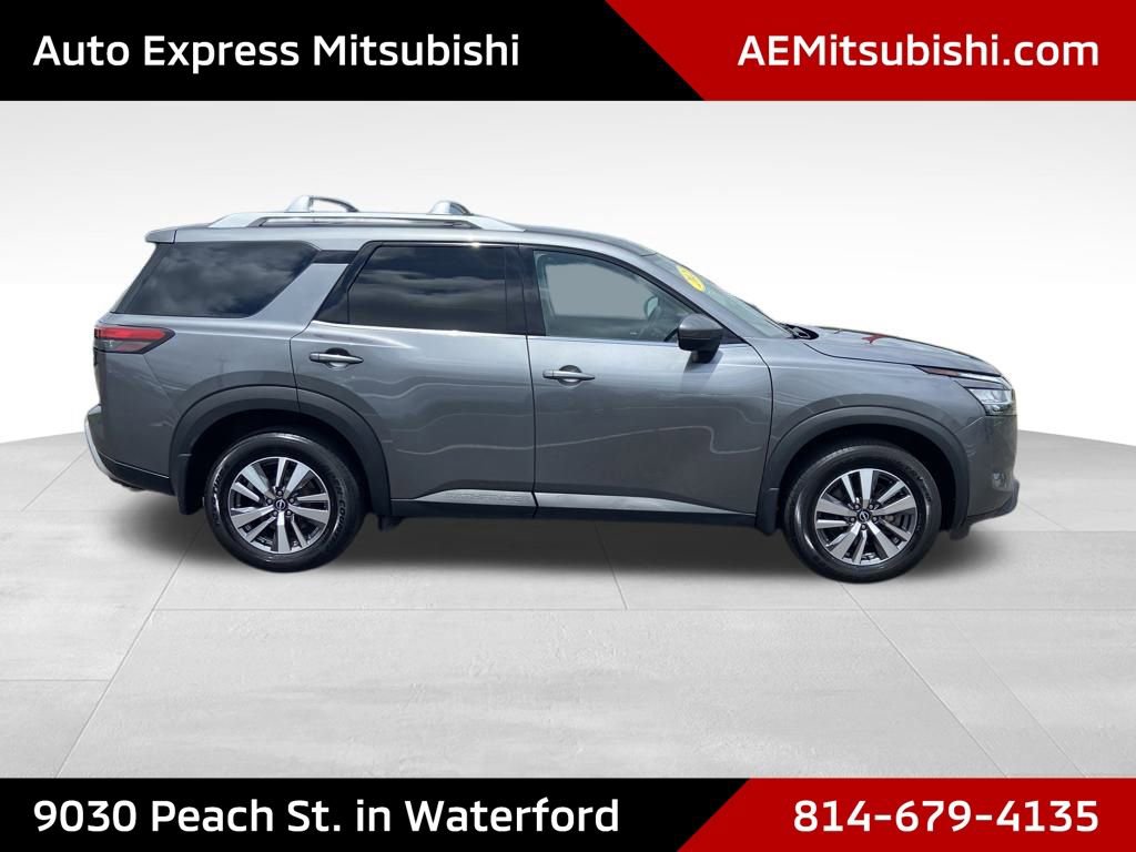 Used 2023 Nissan Pathfinder SL w/ Lighting Package (N92) image 8