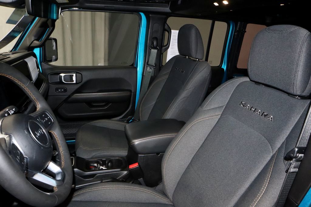 Used 2024 Jeep Wrangler Unlimited Sahara w/ Technology Group AWD/4WD image 26