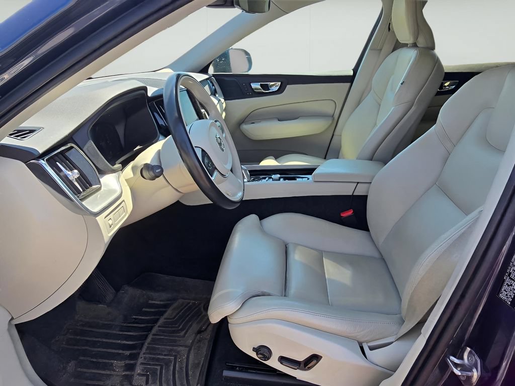 Used 2019 Volvo XC60 T8 Momentum w/ Advanced Package AWD/4WD image 17
