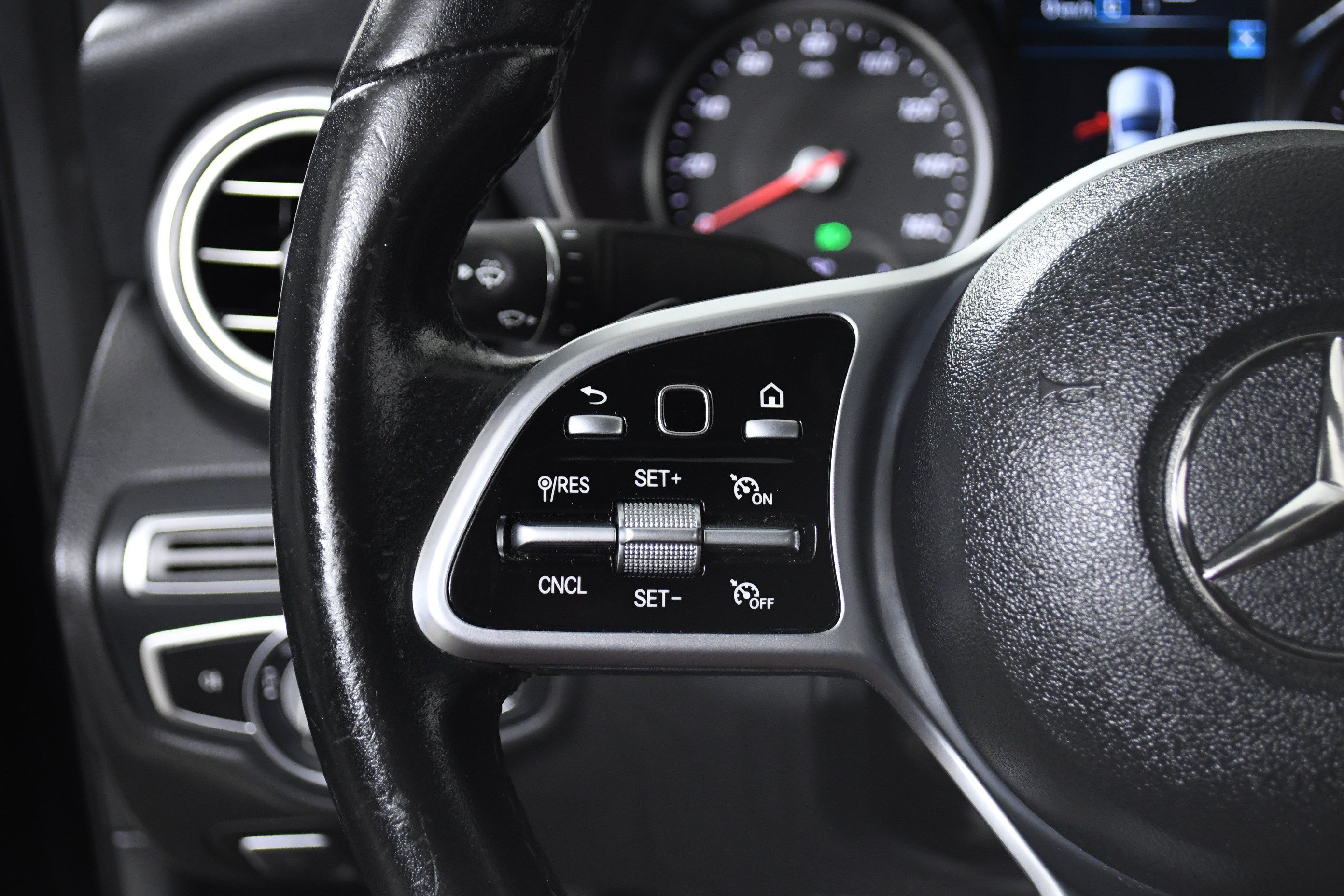 Used 2020 Mercedes-Benz C 300 Sedan image 11