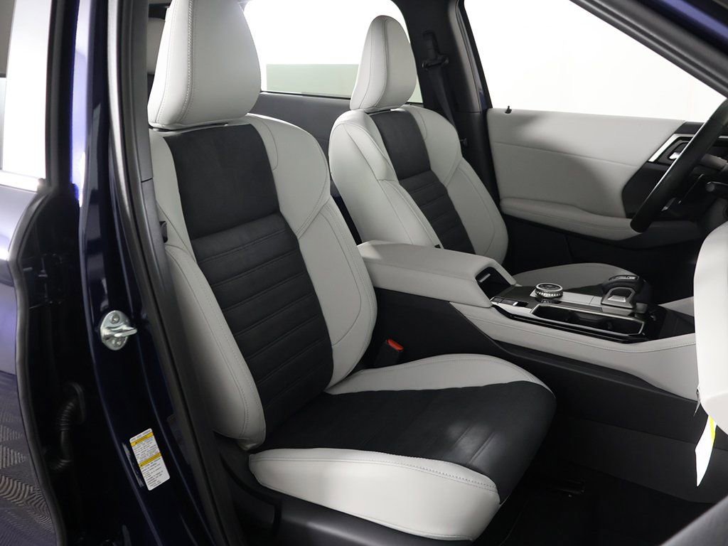 New 2025 Mitsubishi Outlander SE image 32