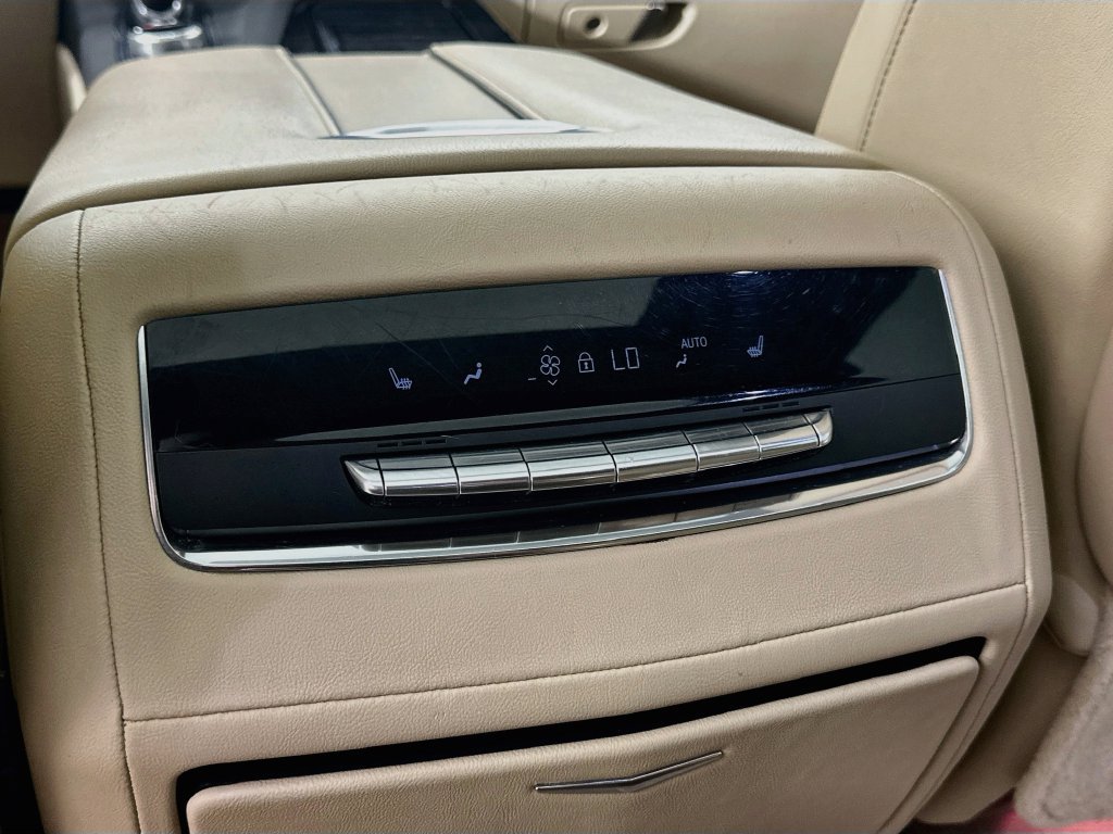 Used 2023 Cadillac Escalade ESV Premium Luxury AWD/4WD image 34