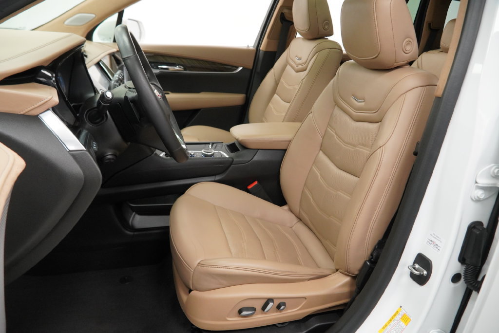 Used 2020 Cadillac XT6 Premium Luxury w/ Platinum Package FWD image 5