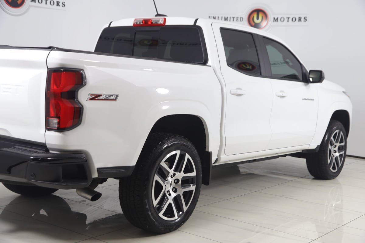 Used 2024 Chevrolet Colorado Z71 w/ Z71 Convenience Package 2 AWD/4WD image 41