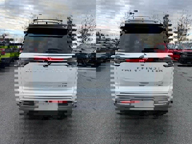 New 2025 Nissan Pathfinder Platinum w/ Cargo Package image 6