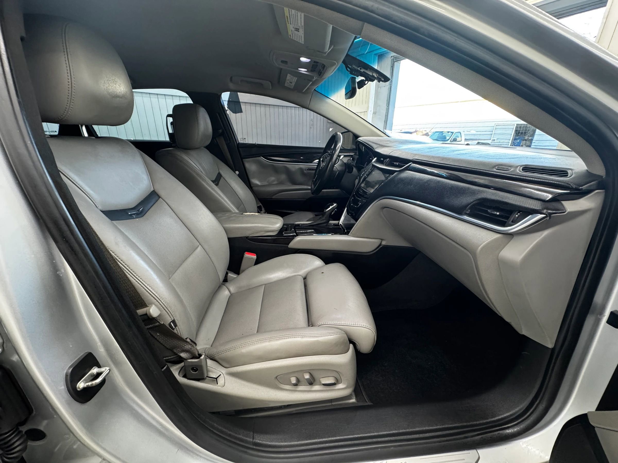 Used 2014 Cadillac XTS Luxury image 12