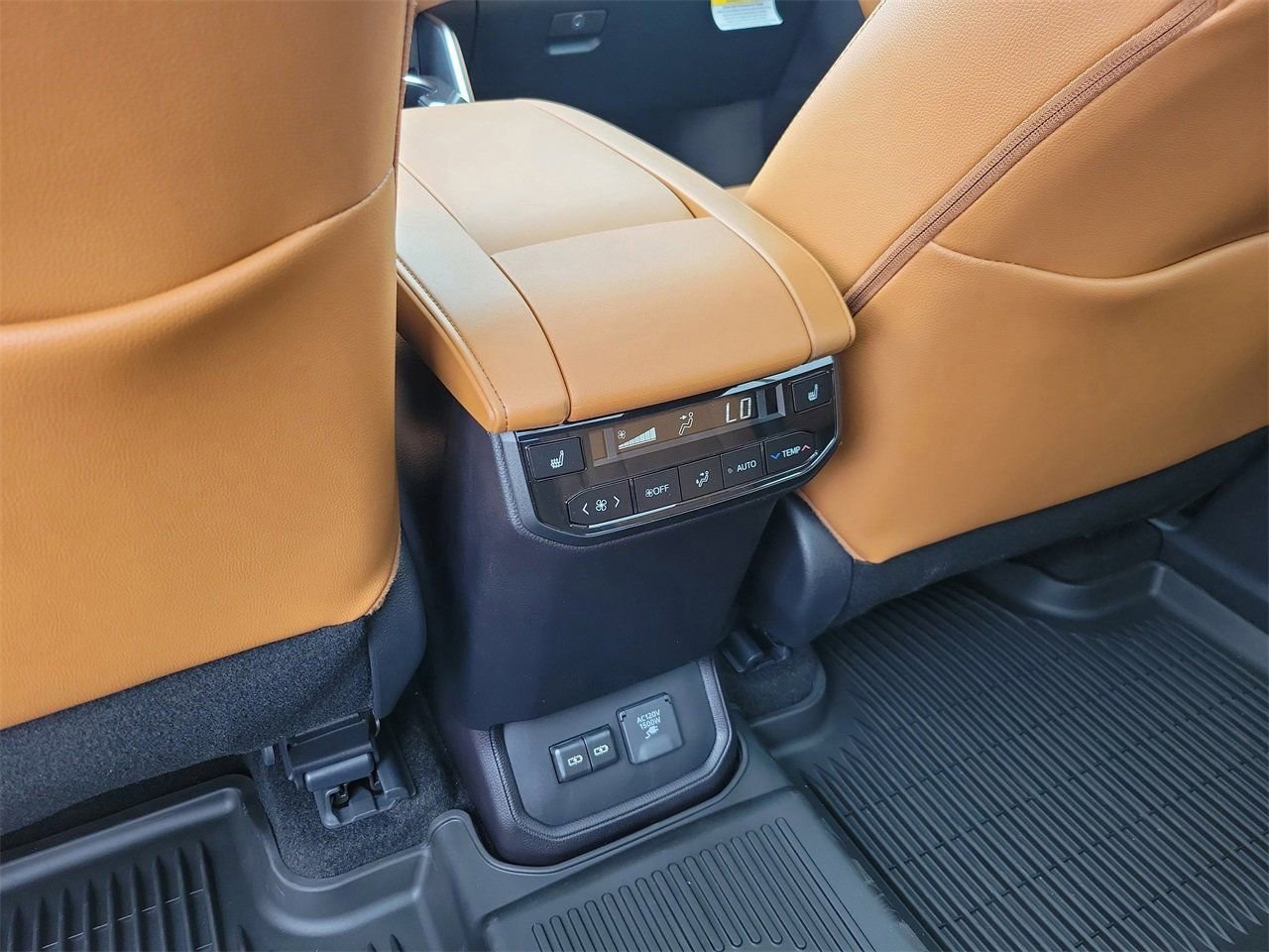 New 2026 Toyota Highlander Platinum AWD/4WD image 13