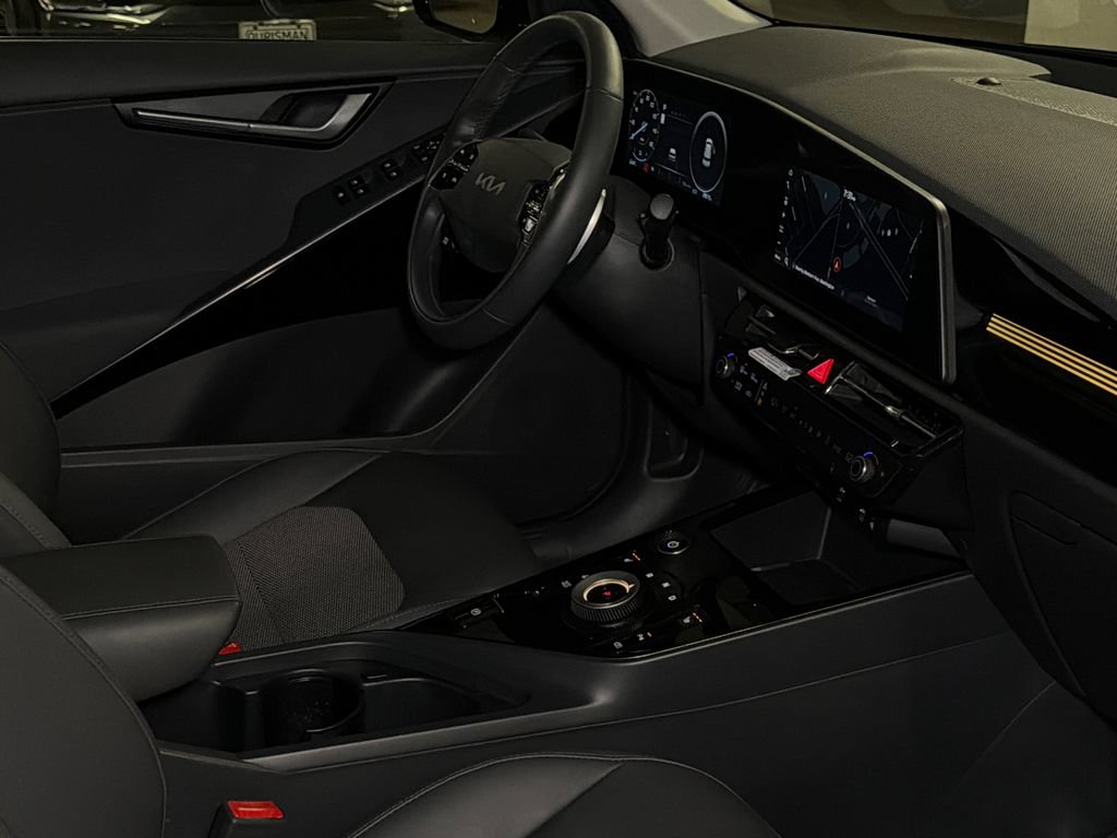 Certified 2023 Kia Niro Wind w/ Wind Preserve Package FWD image 14
