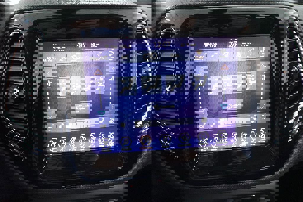 Used 2020 Jeep Compass Limited image 27