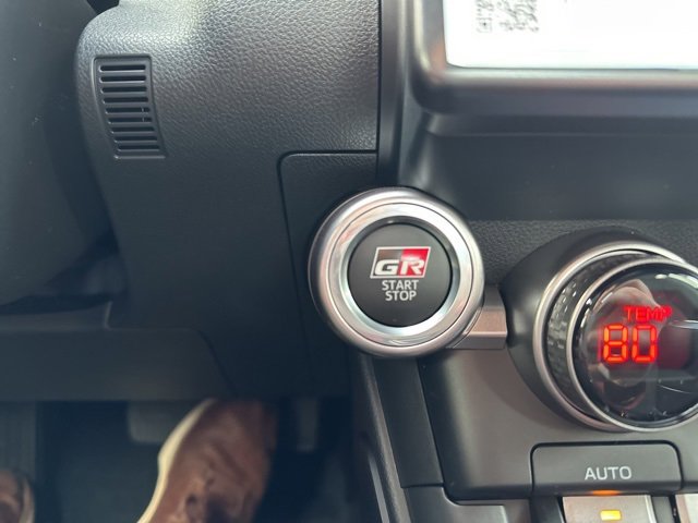 New 2025 Toyota GR86 Base image 13