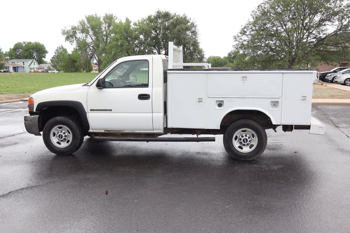 Used 2006 GMC Sierra 2500 W/T RWD image 9