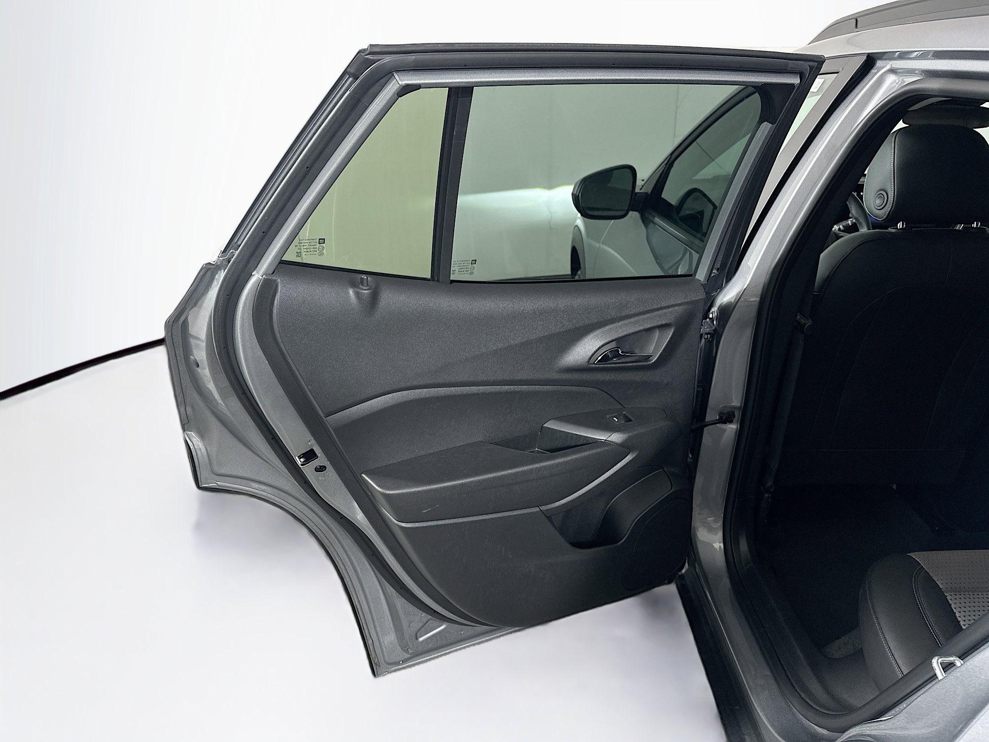 Used 2025 Chevrolet Trax LT w/ LT Convenience Package image 26