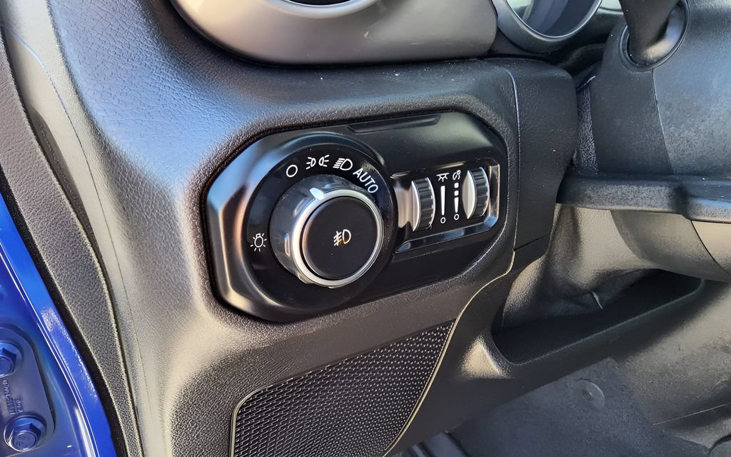 Used 2019 Jeep Wrangler Unlimited Sport S AWD/4WD image 17