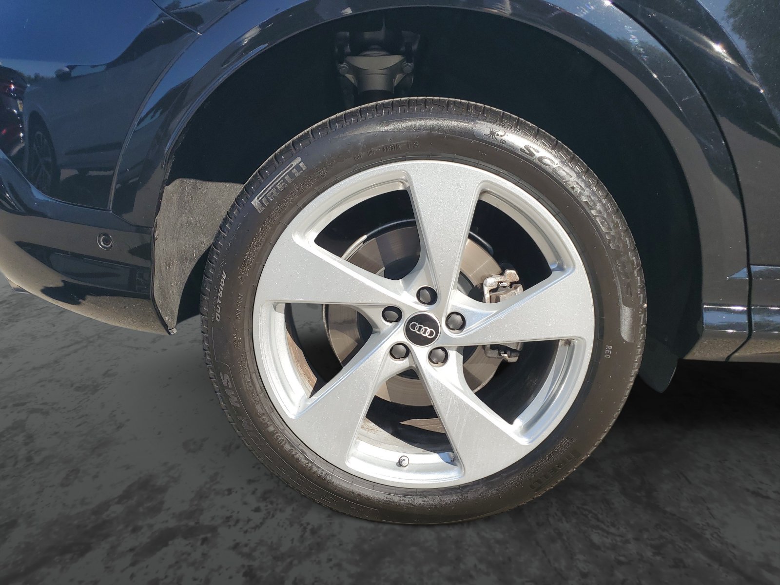 Used 2025 Audi Q5 Premium Plus w/ Premium Plus AWD/4WD image 5