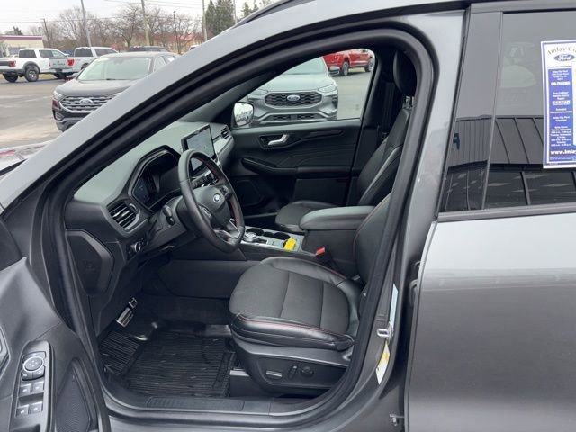 Used 2024 Ford Escape ST-Line w/ Tech Pack #1 AWD/4WD image 24