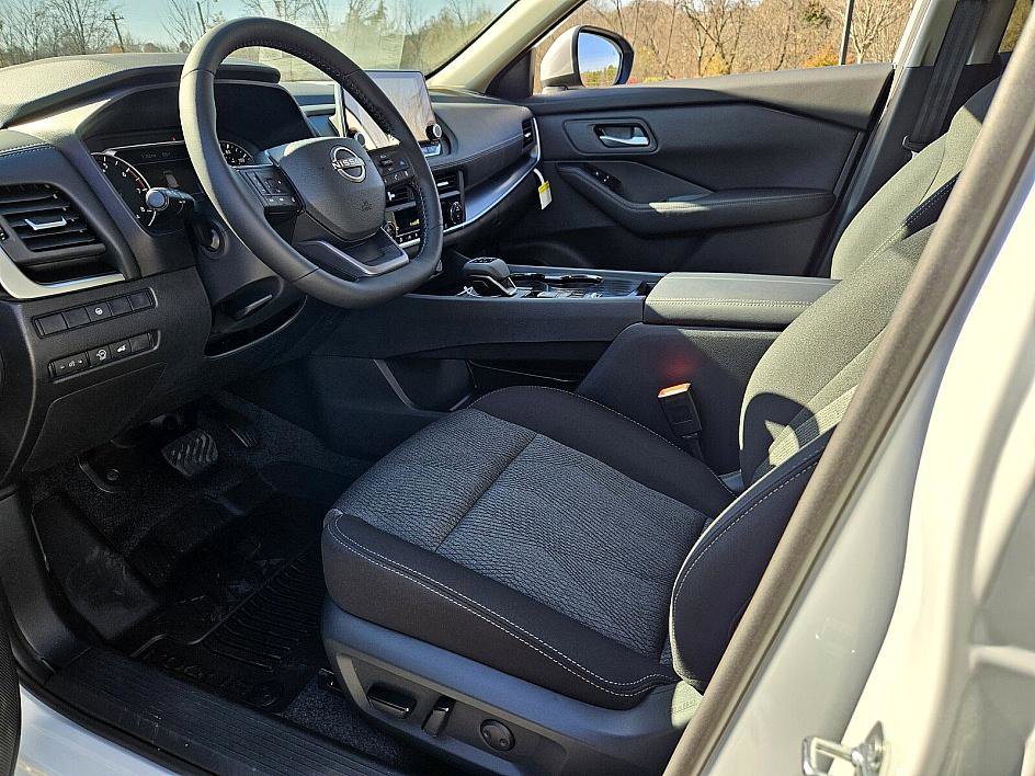 New 2026 Nissan Rogue SV image 7