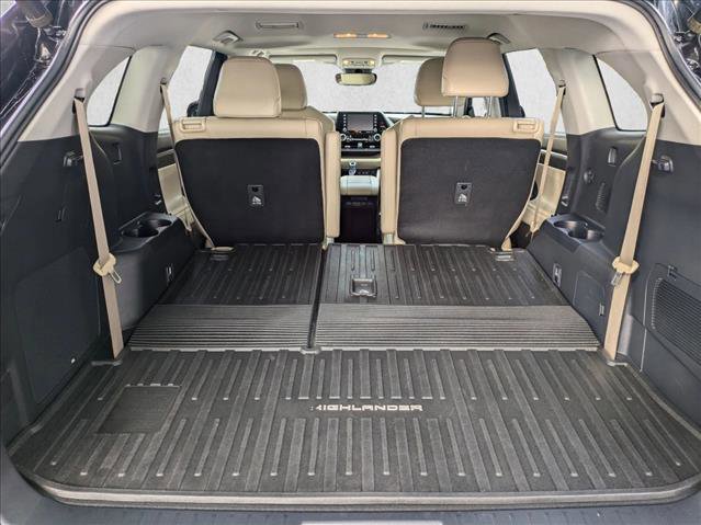 Used 2020 Toyota Highlander Limited image 6