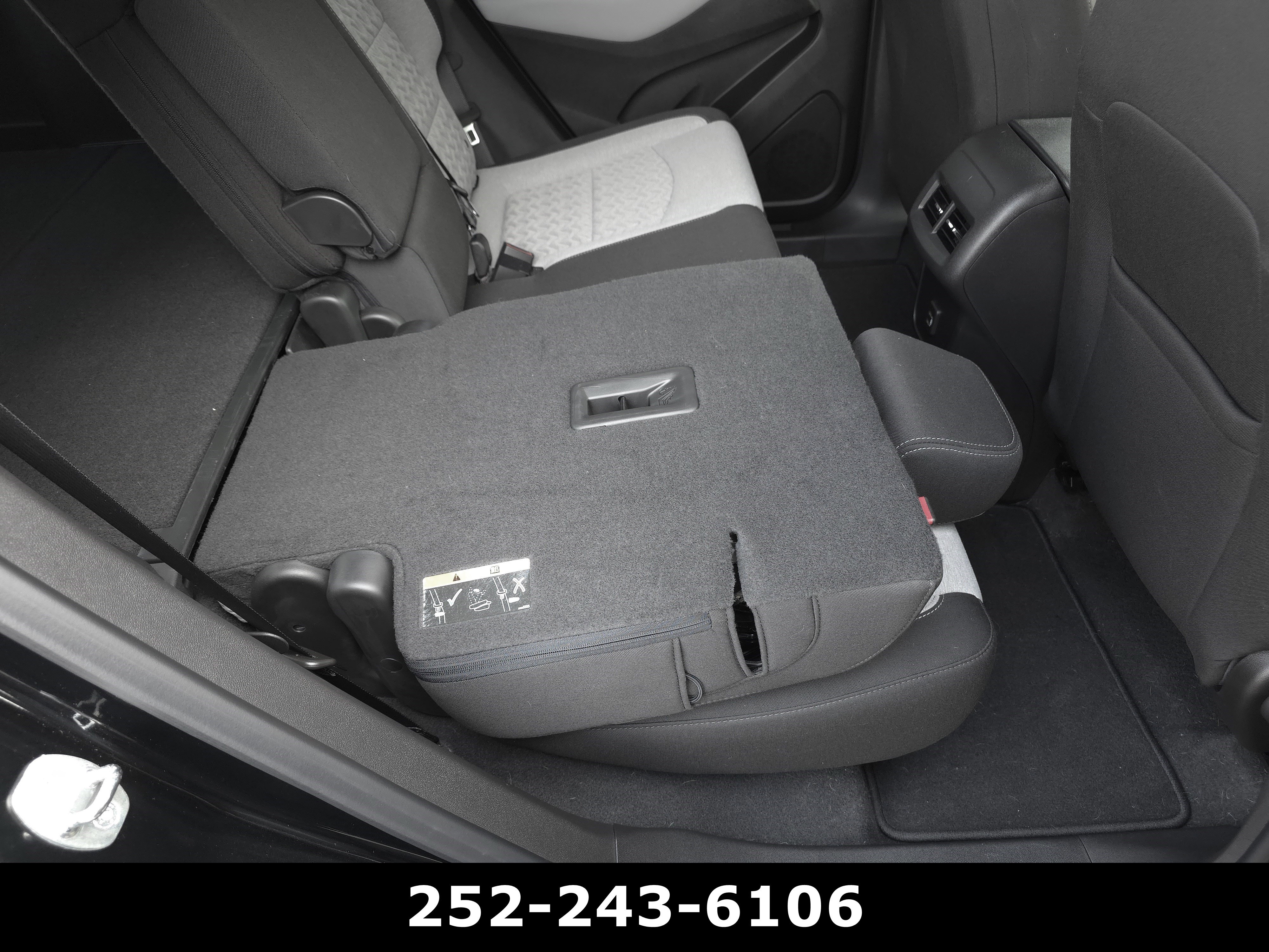 Used 2024 Chevrolet Equinox LS w/ Midnight Edition image 30