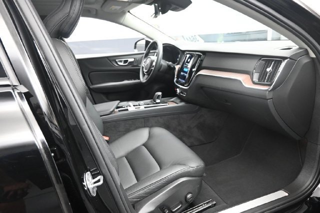 Used 2023 Volvo S60 B5 Plus FWD image 26