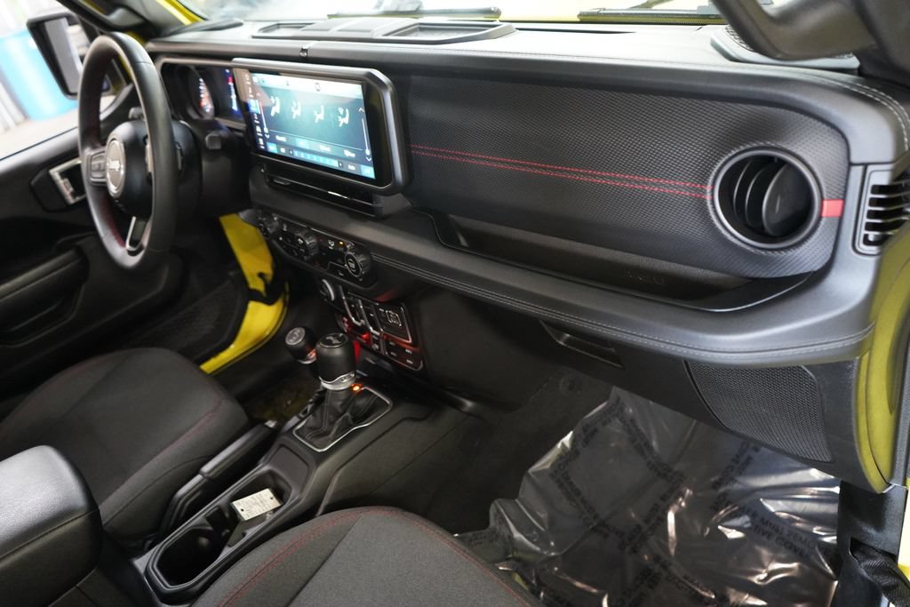 Used 2024 Jeep Wrangler Unlimited Rubicon AWD/4WD image 22