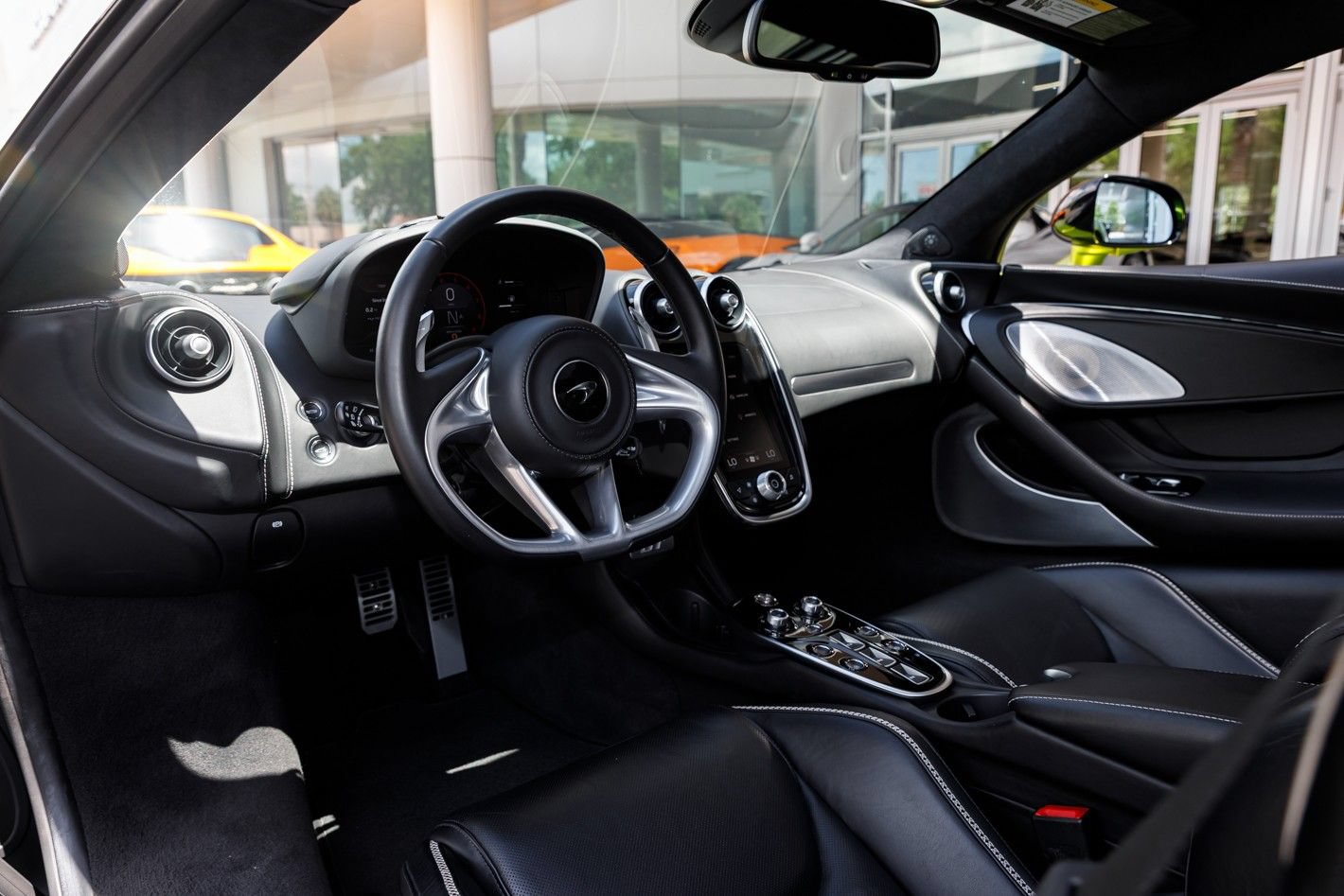 Used 2023 McLaren GT RWD image 44