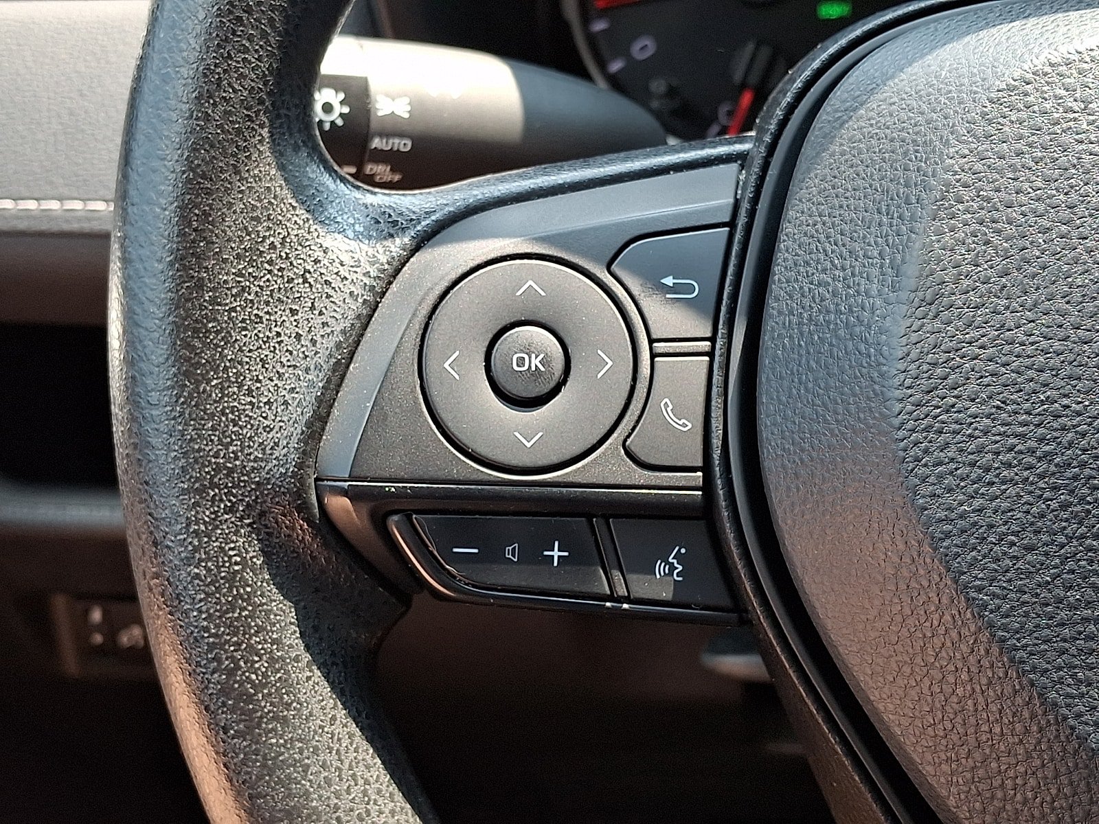 Used 2022 Toyota RAV4 XLE AWD/4WD image 20