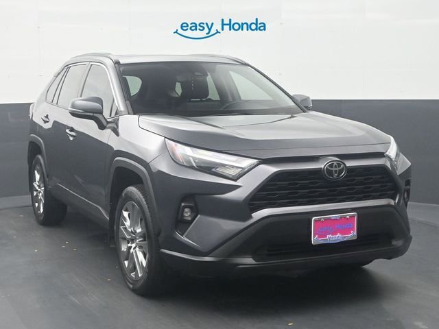 Used 2022 Toyota RAV4 XLE Premium FWD image 2