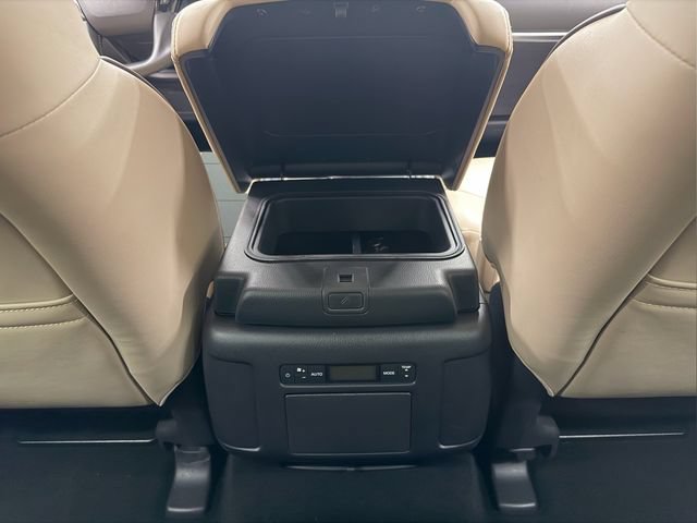 Used 2022 Nissan Armada SV w/ SV Appearance Package RWD image 19