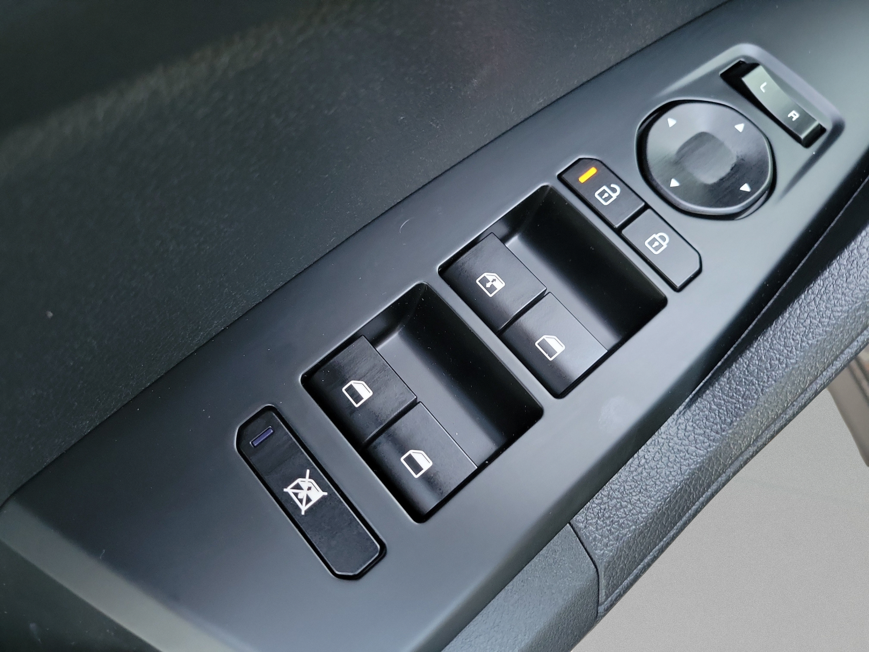 New 2027 Kia Sportage LX FWD image 16
